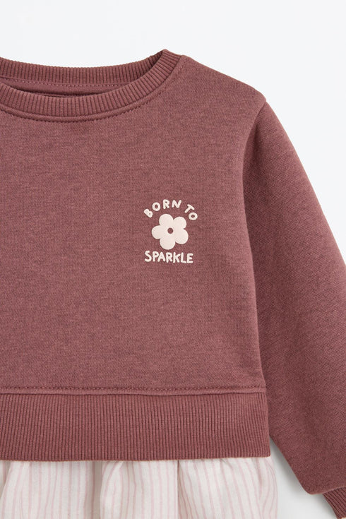 Sweatshirt with ruffle detail.