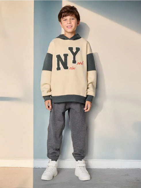 Sinsay Boys Hoodie – Stylish & Comfortable Kids Sweatshirt