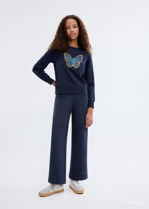 Sweatshirt and trousers